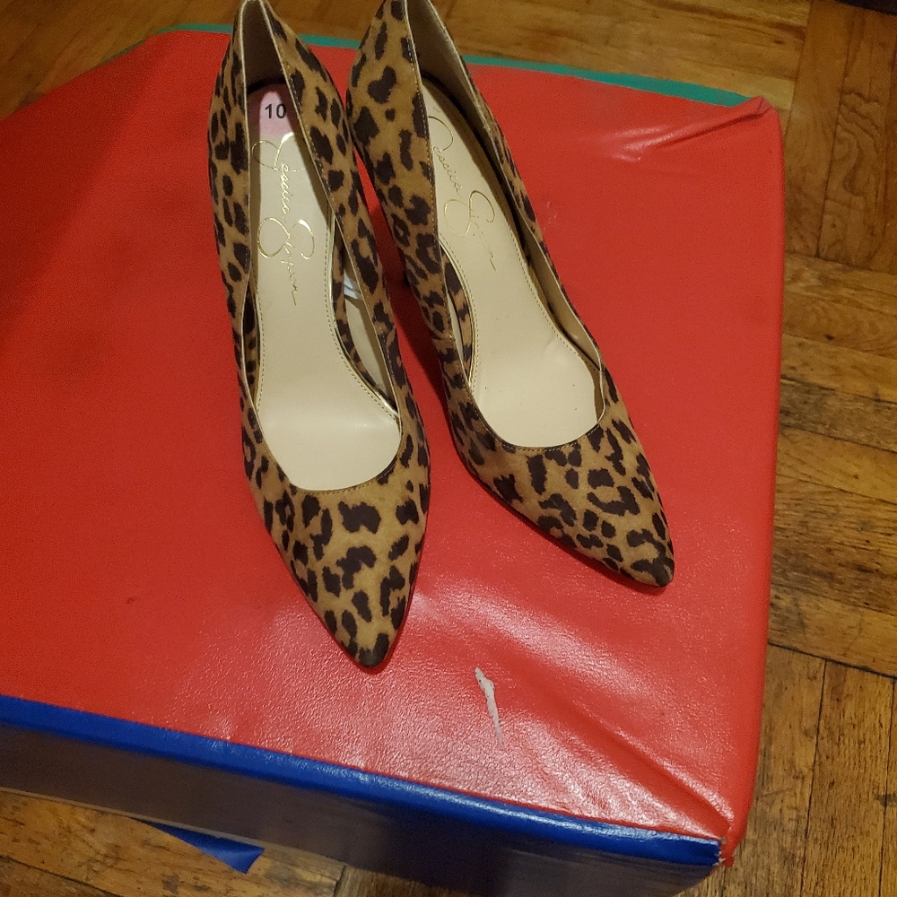 JESSICA Simpson leopard pumps